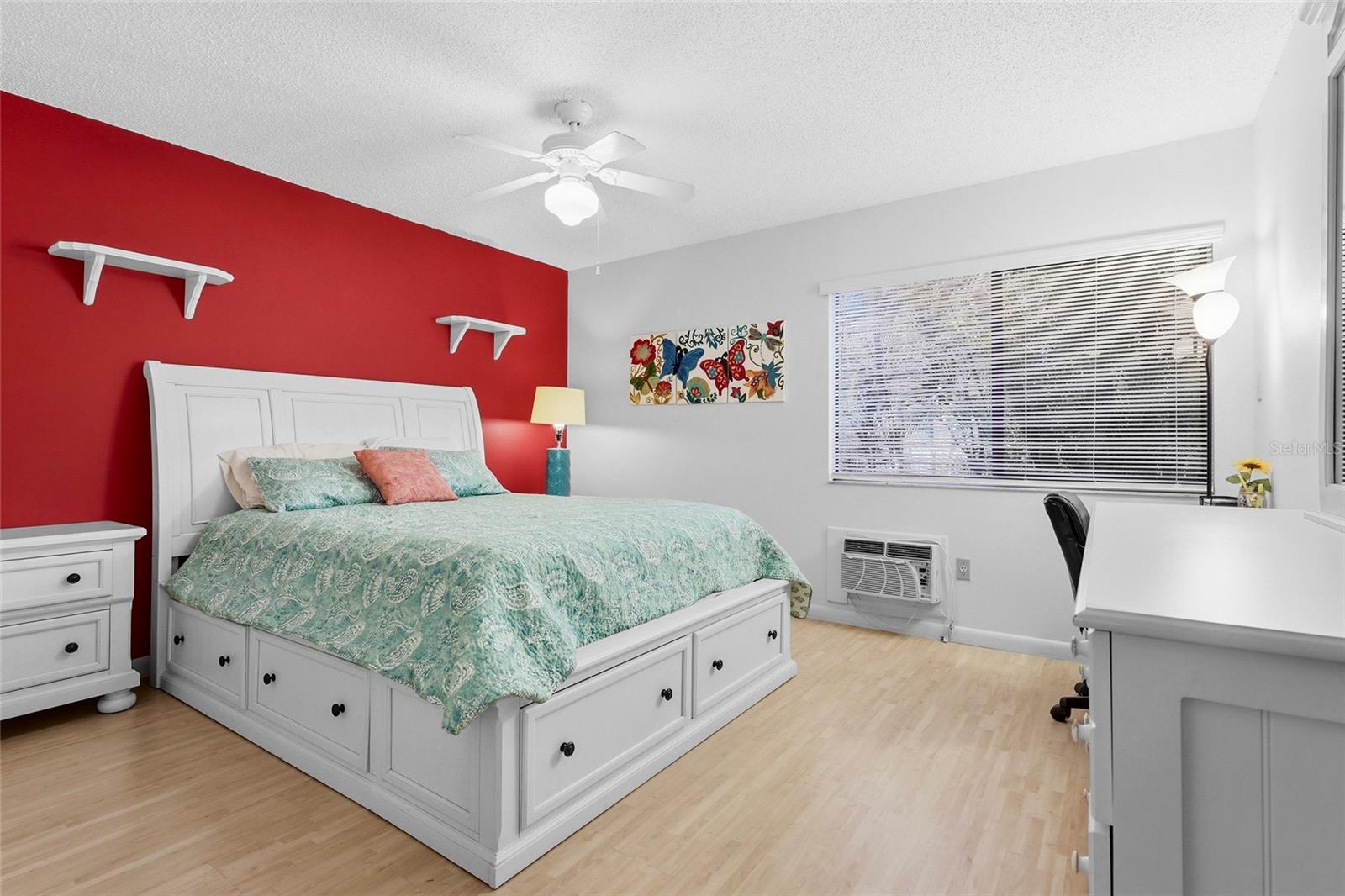 Image 13 of 77 For 5327 Myrtle Wood  52