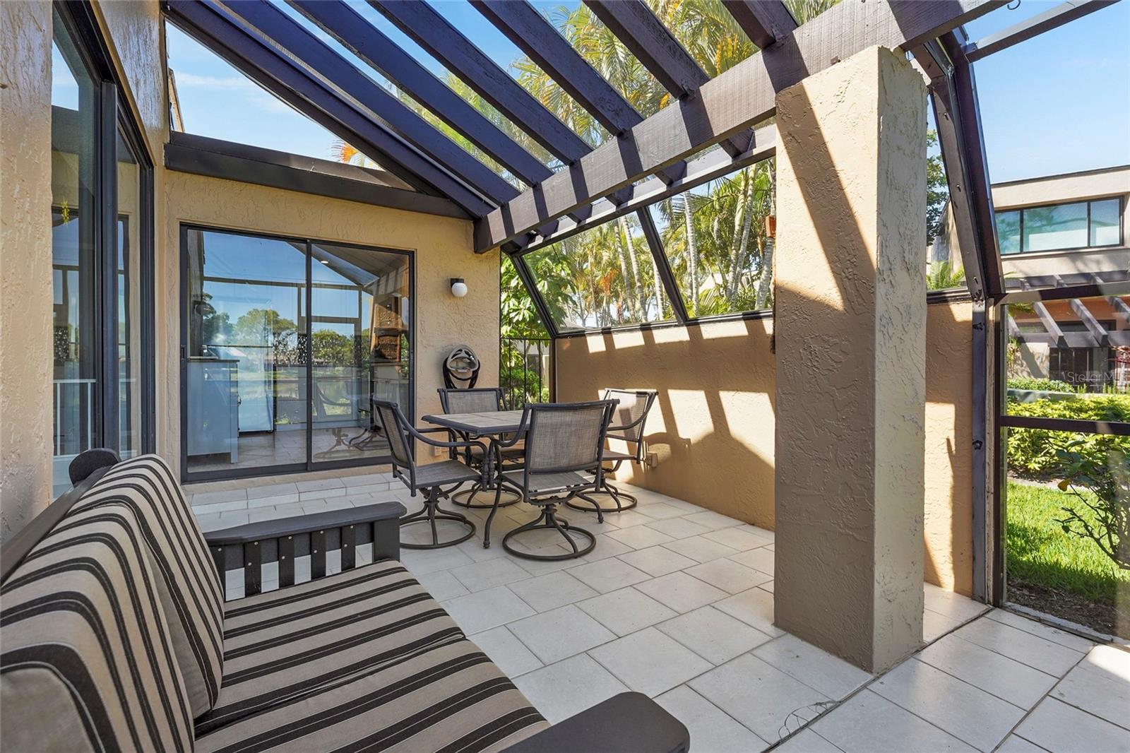 Image 16 of 77 For 5327 Myrtle Wood  52