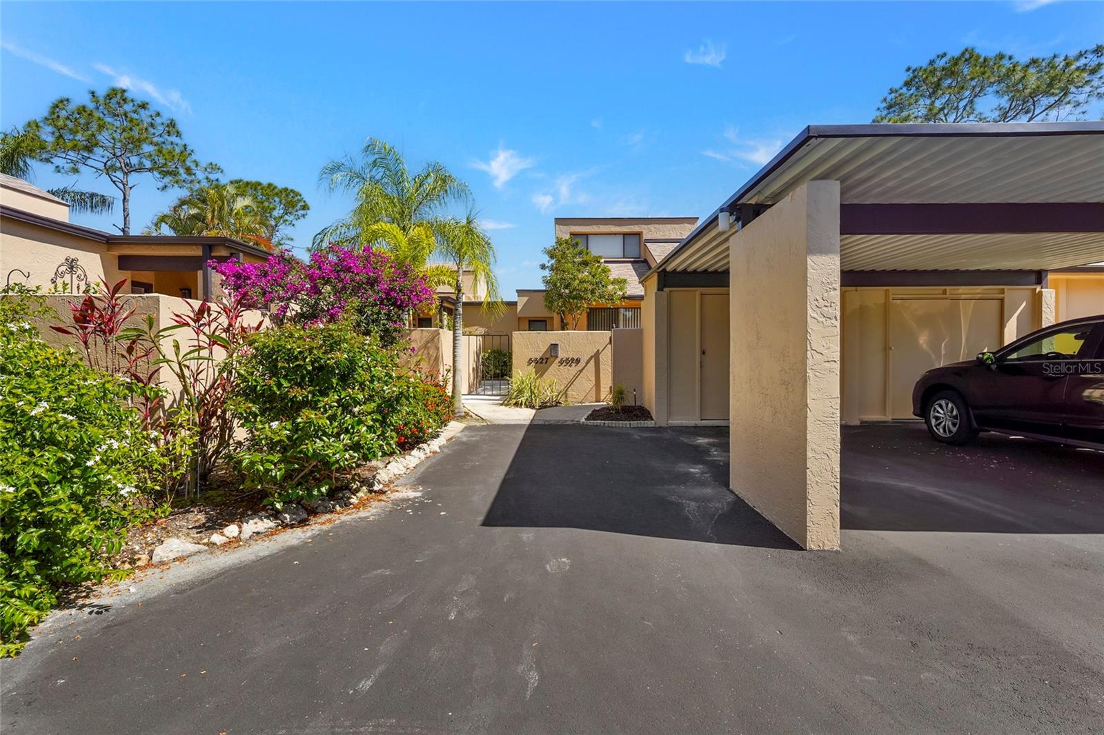 Image 21 of 77 For 5327 Myrtle Wood  52