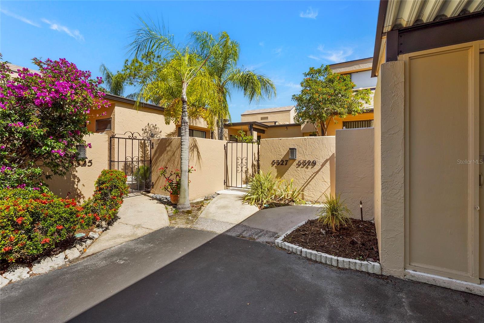 Image 22 of 77 For 5327 Myrtle Wood  52