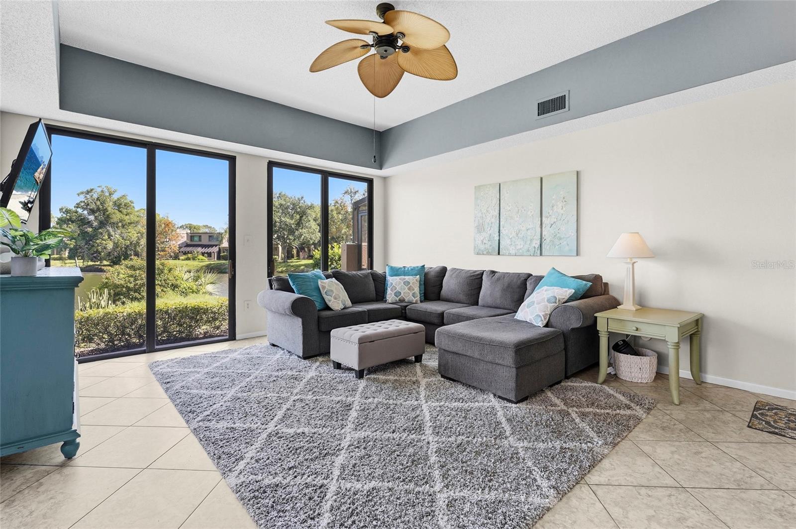 Image 25 of 77 For 5327 Myrtle Wood  52