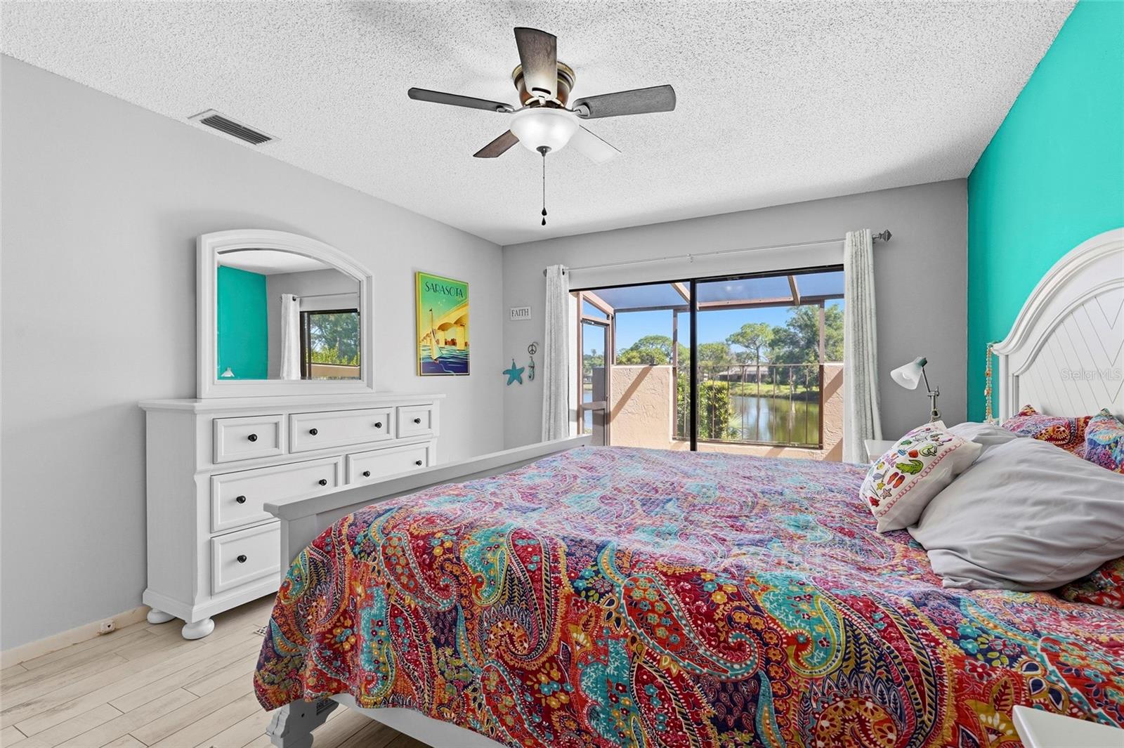 Image 31 of 77 For 5327 Myrtle Wood  52