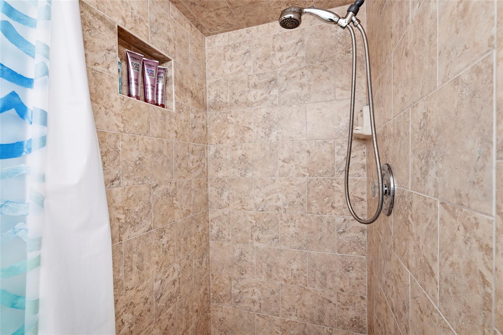 Image 39 of 77 For 5327 Myrtle Wood  52