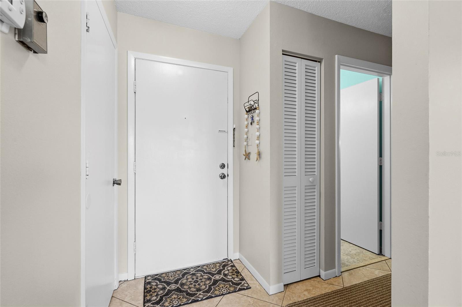 Image 40 of 77 For 5327 Myrtle Wood  52