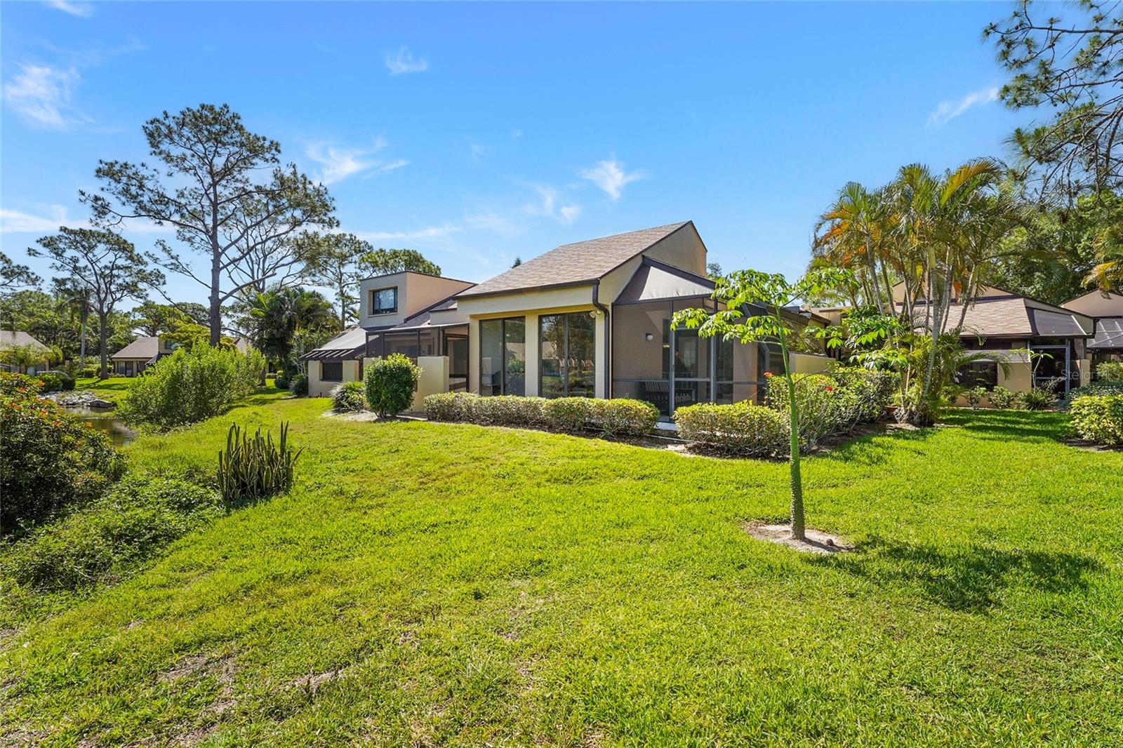 Image 46 of 77 For 5327 Myrtle Wood  52