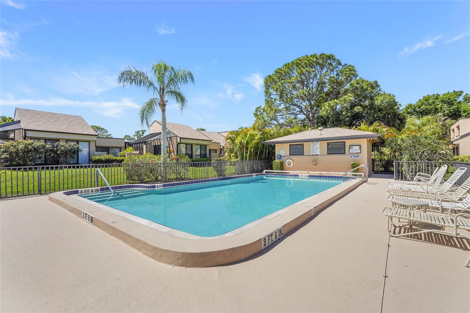 Image 60 of 77 For 5327 Myrtle Wood  52