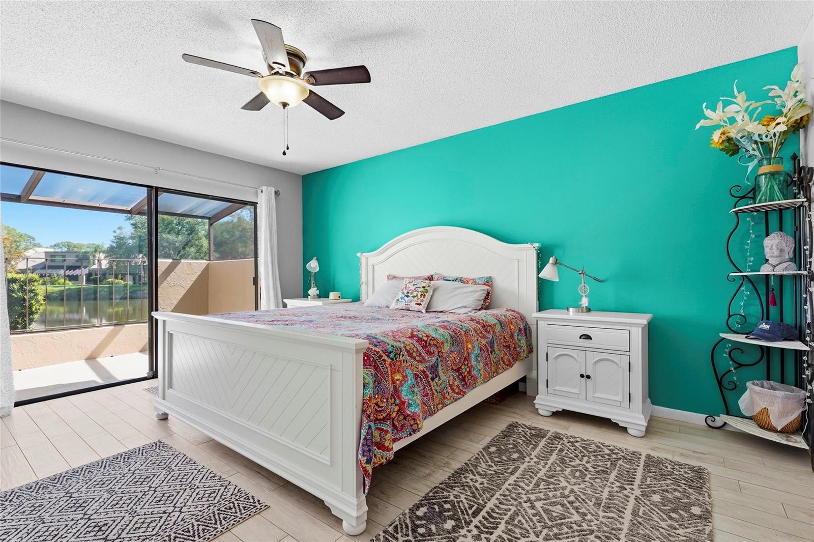 Image 9 of 77 For 5327 Myrtle Wood  52