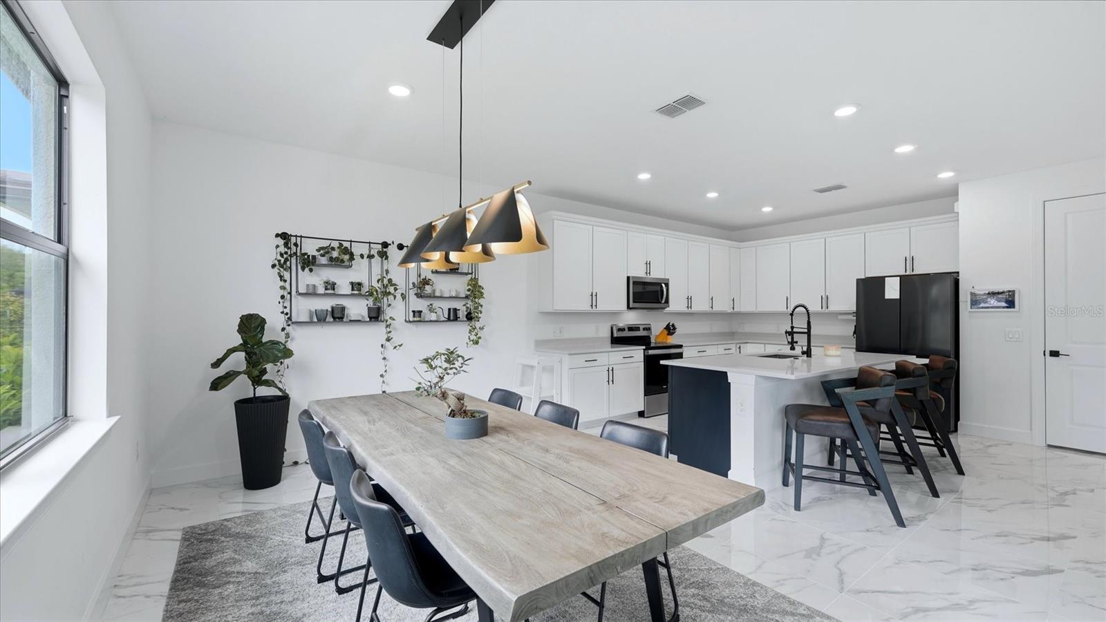 Image 11 of 73 For 16313 Hidden Oak Loop