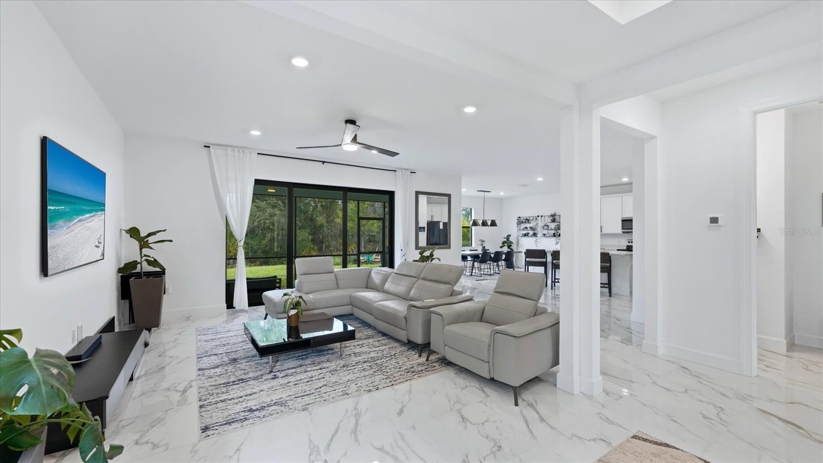 Image 12 of 73 For 16313 Hidden Oak Loop