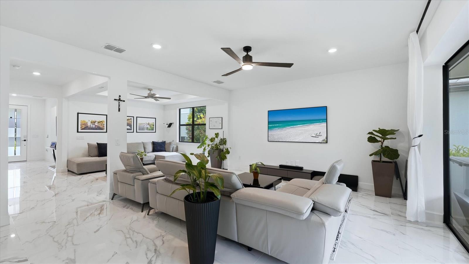 Image 13 of 73 For 16313 Hidden Oak Loop