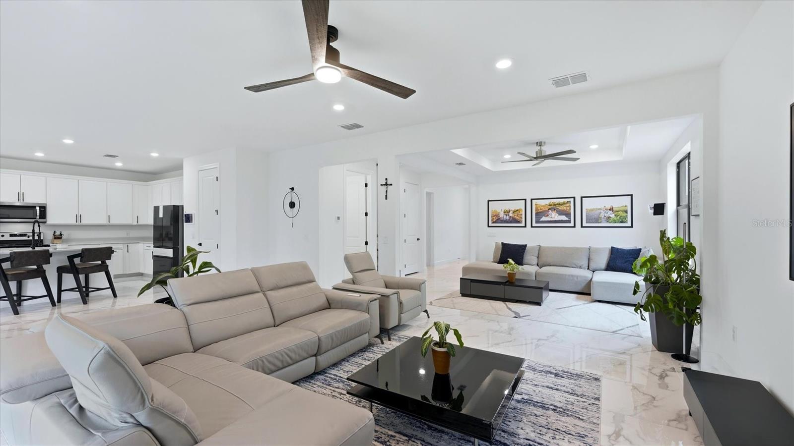 Image 14 of 73 For 16313 Hidden Oak Loop