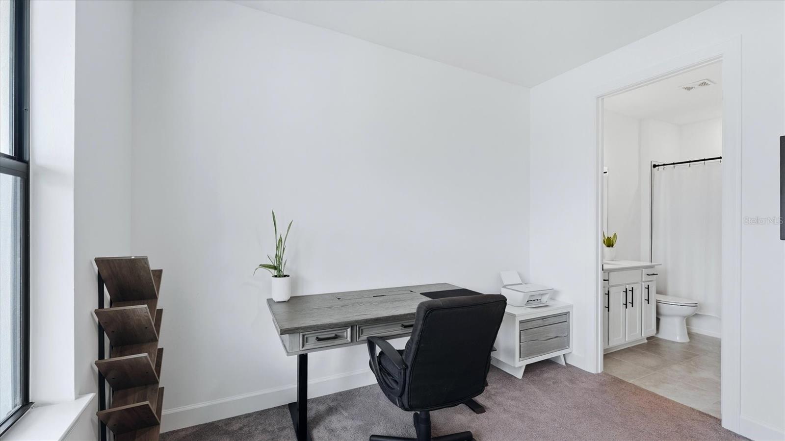 Image 22 of 73 For 16313 Hidden Oak Loop