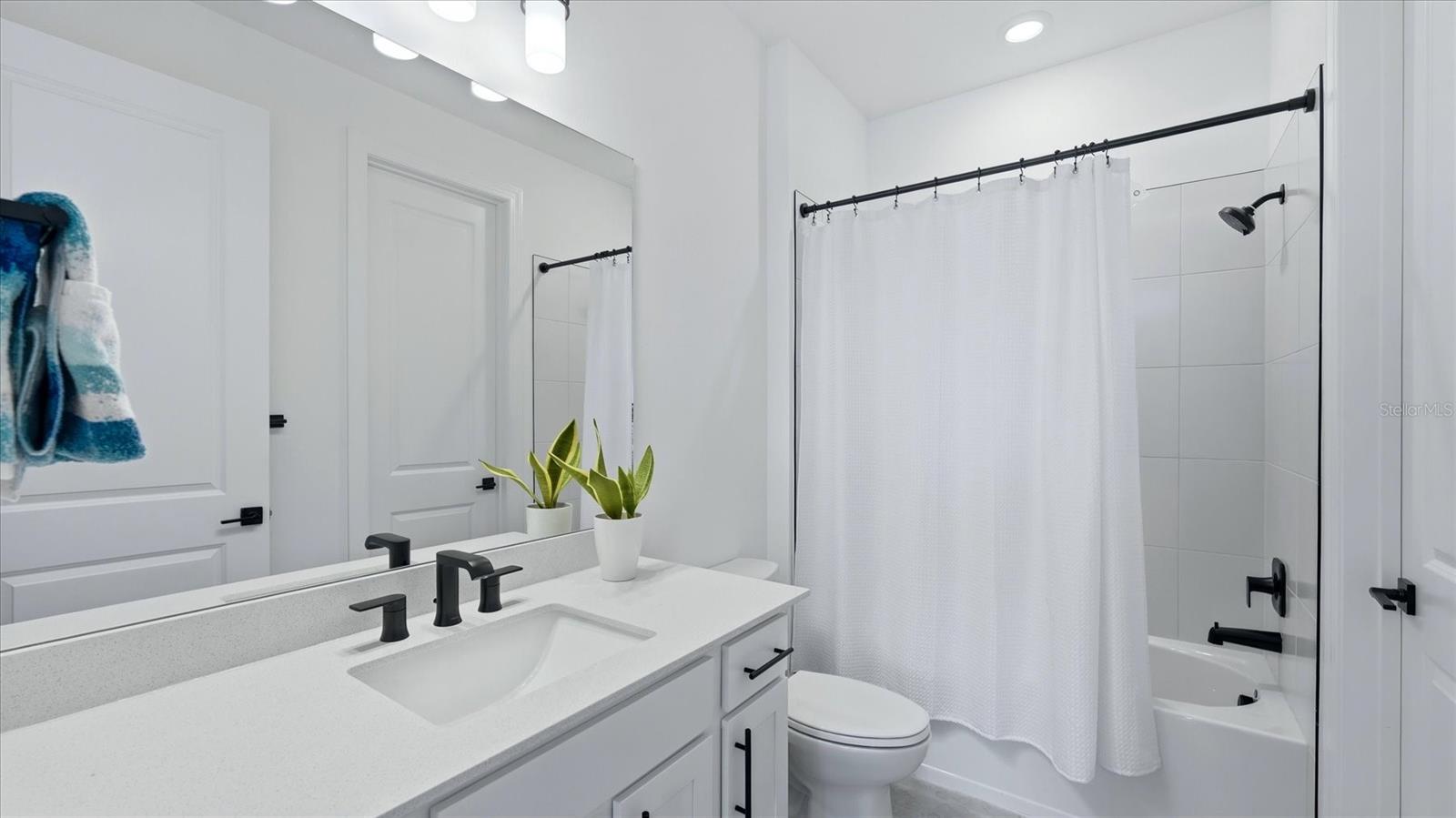 Image 23 of 73 For 16313 Hidden Oak Loop