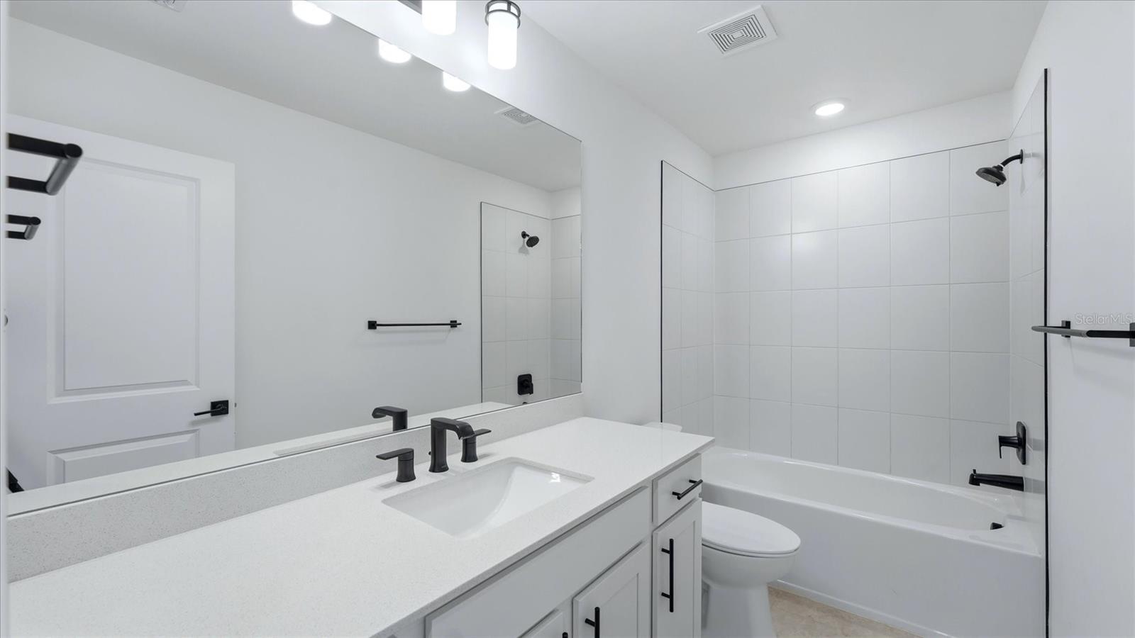 Image 28 of 73 For 16313 Hidden Oak Loop