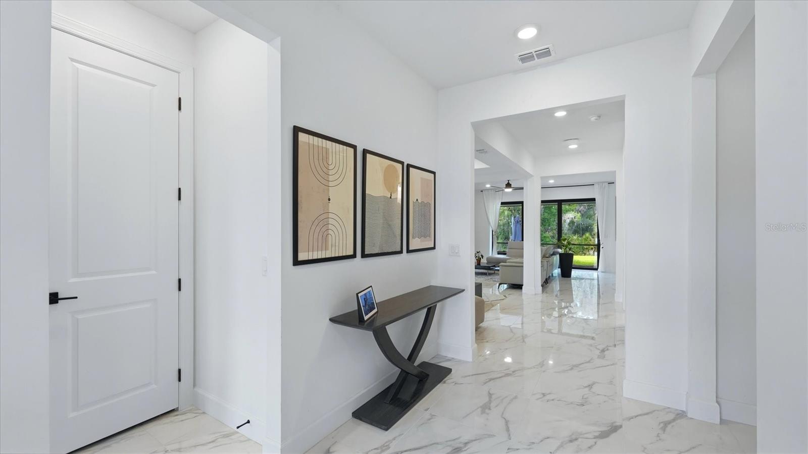 Image 32 of 73 For 16313 Hidden Oak Loop