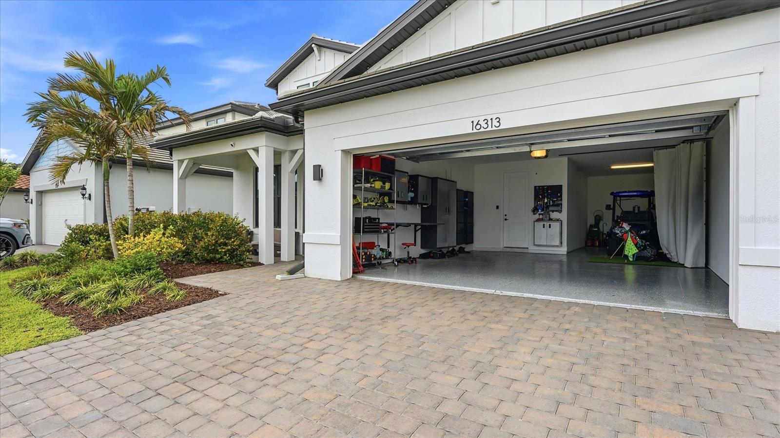 Image 37 of 73 For 16313 Hidden Oak Loop