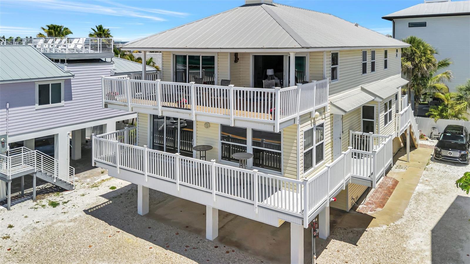 Image 10 of 67 For 1105 Gulf Drive S 3