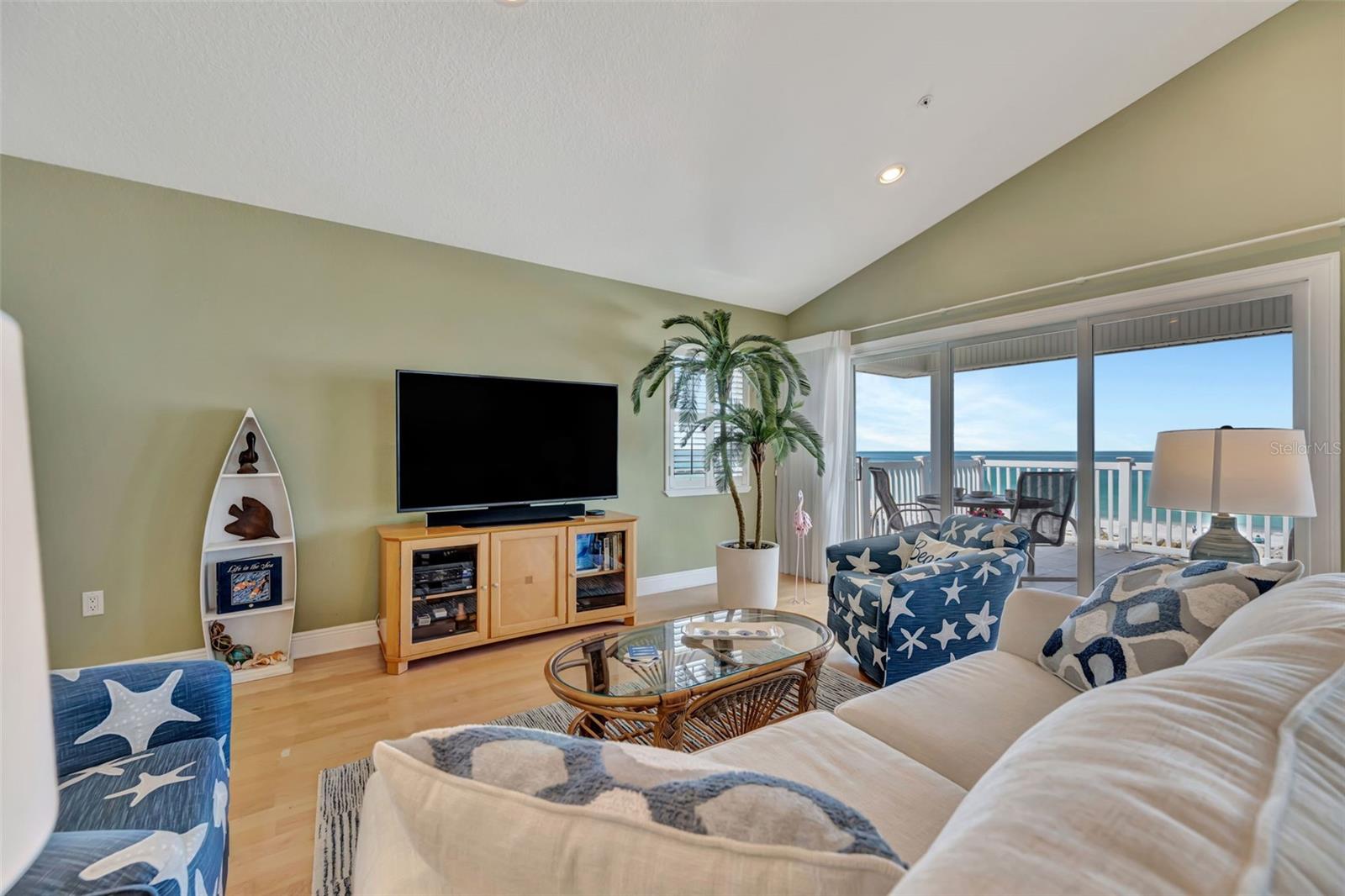 Image 15 of 67 For 1105 Gulf Drive S 3