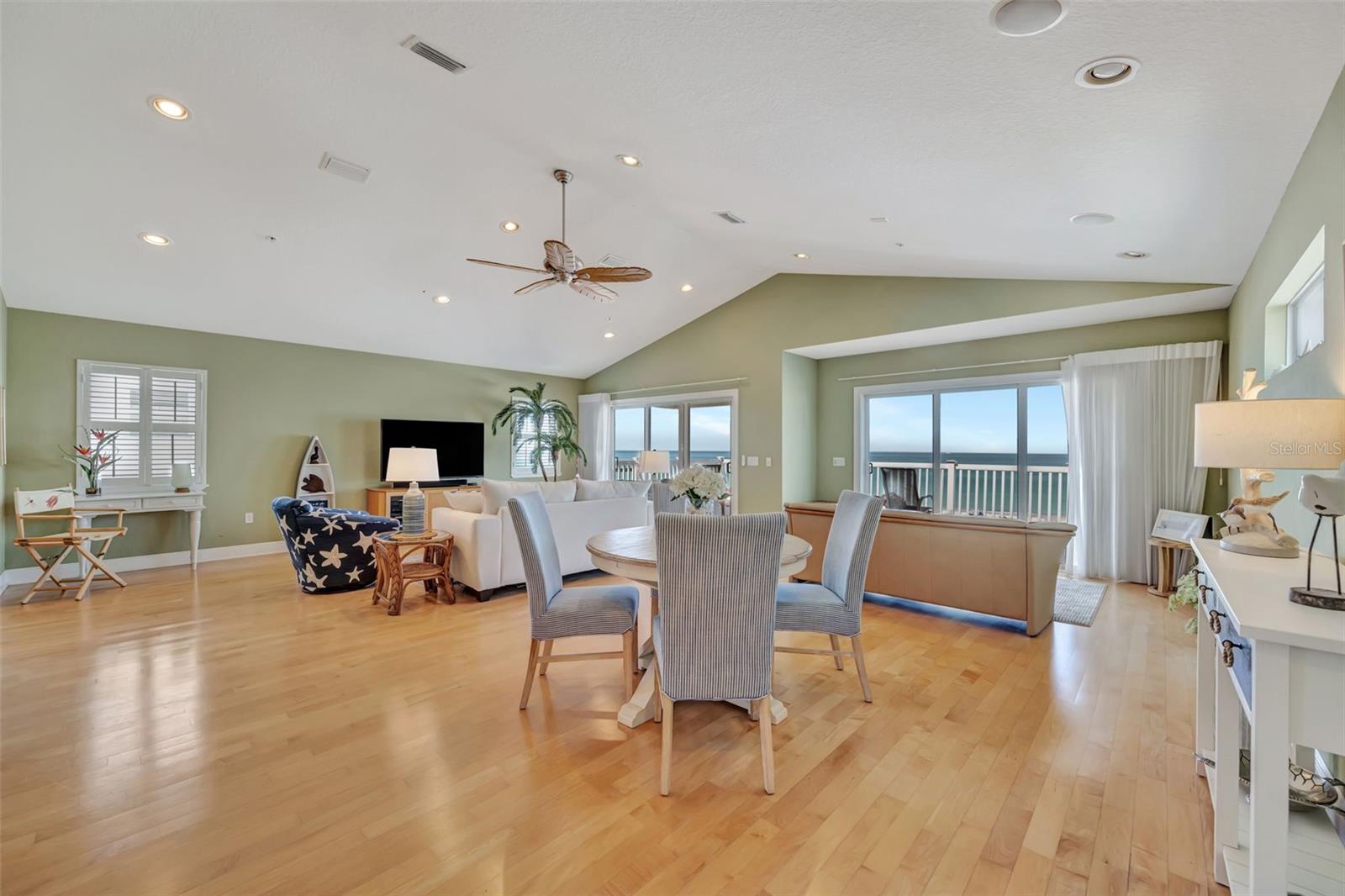 Image 33 of 67 For 1105 Gulf Drive S 3