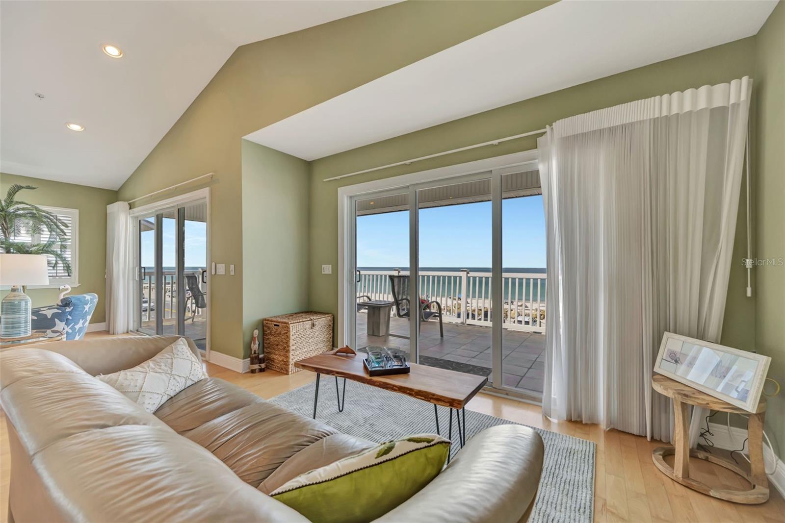 Image 4 of 67 For 1105 Gulf Drive S 3