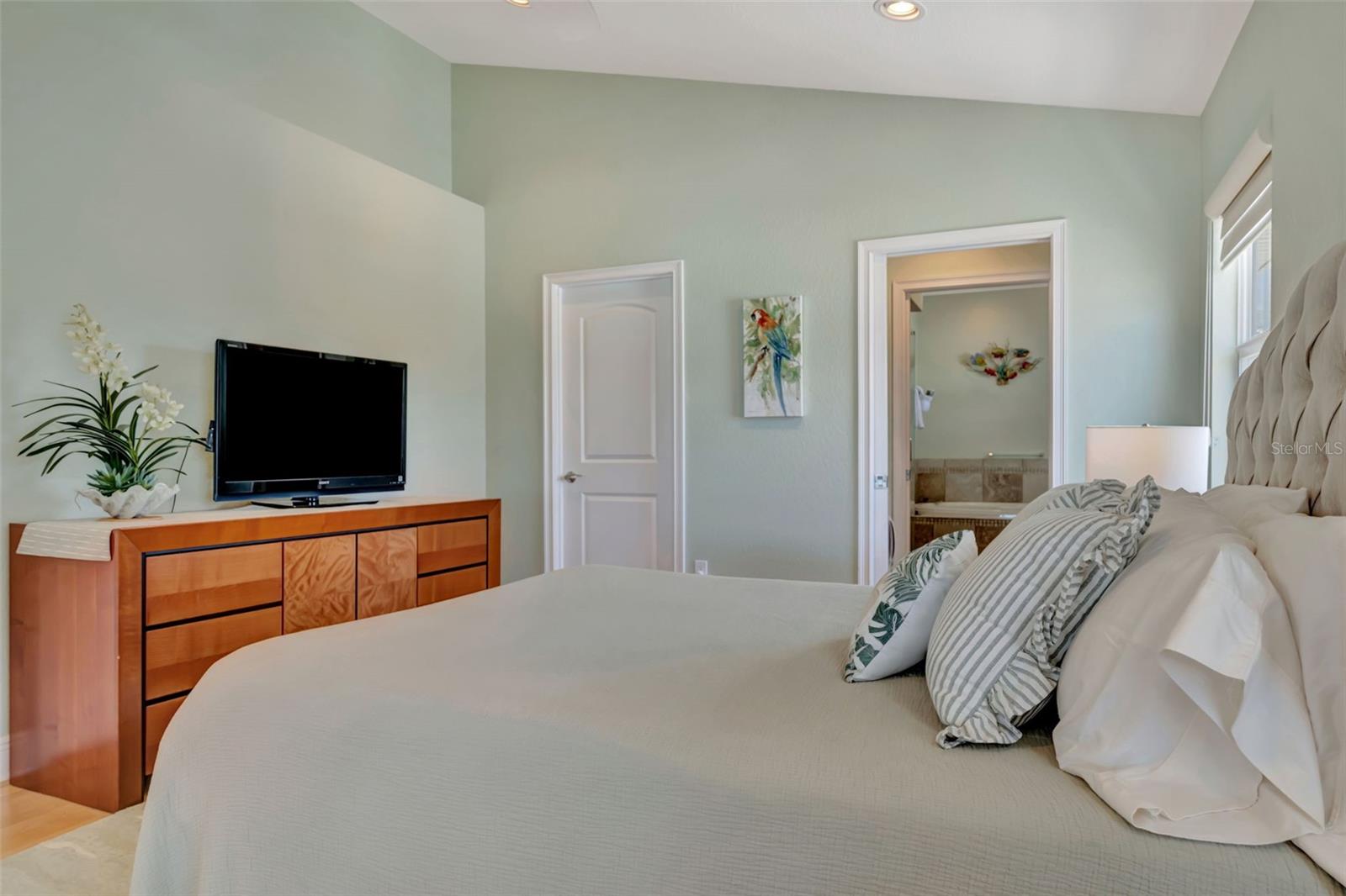 Image 42 of 67 For 1105 Gulf Drive S 3