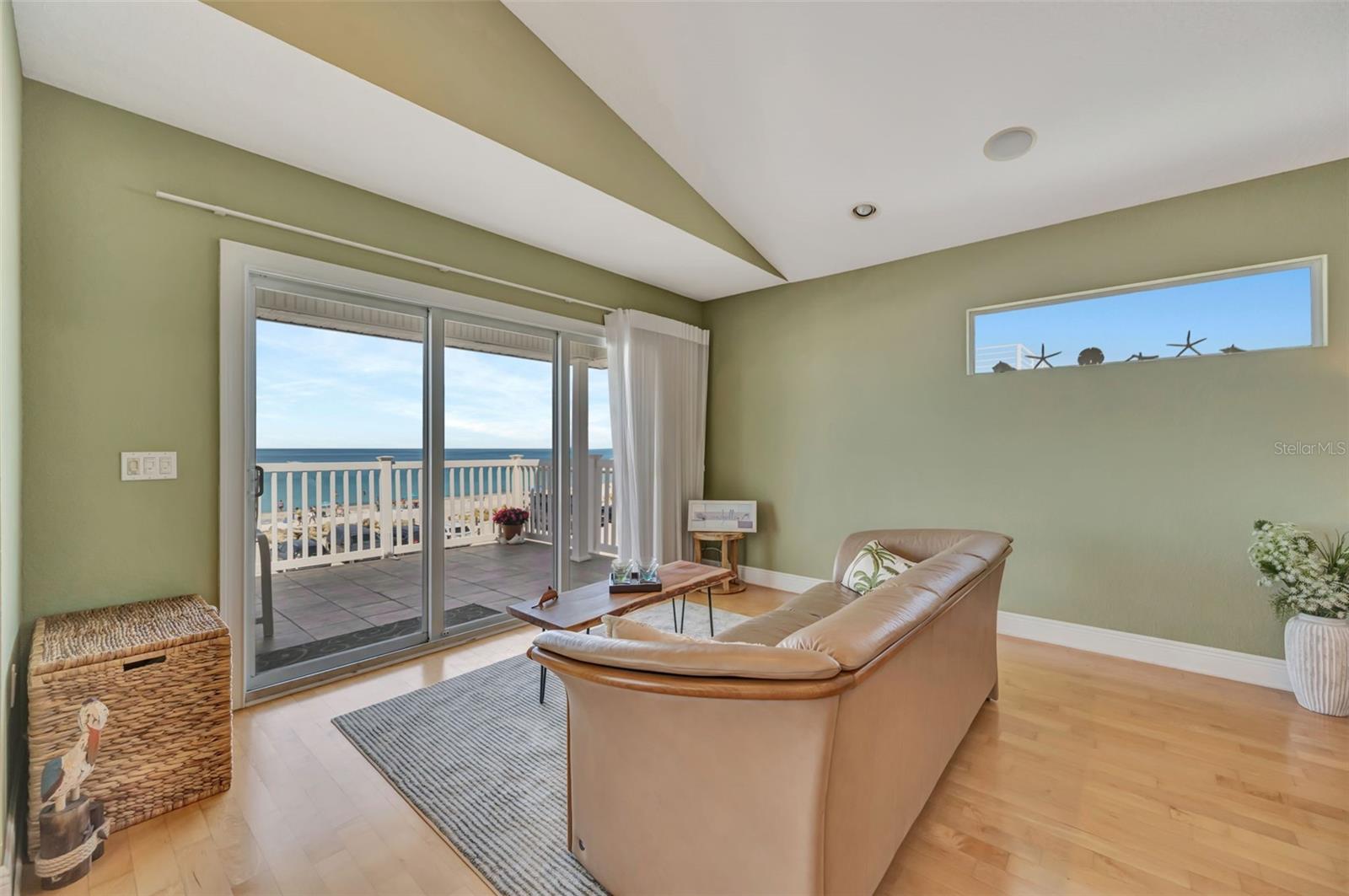 Image 9 of 67 For 1105 Gulf Drive S 3