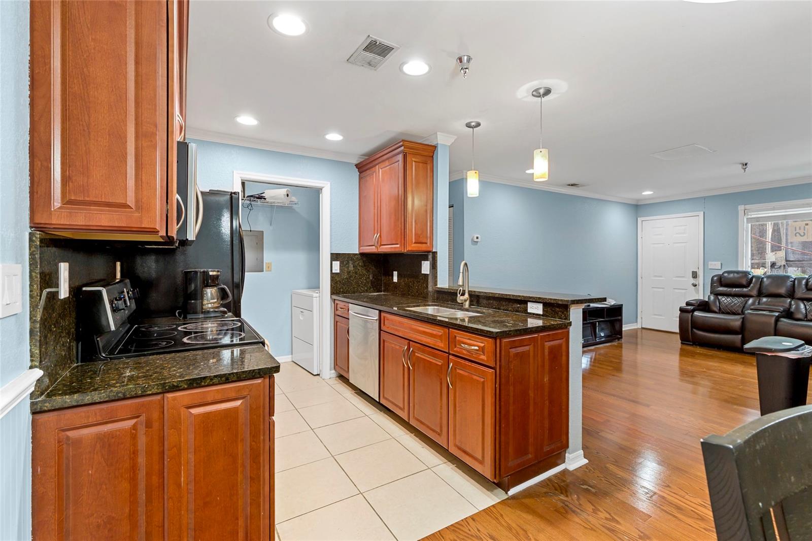 Image 10 of 26 For 10265 Gandy Boulevard N 813