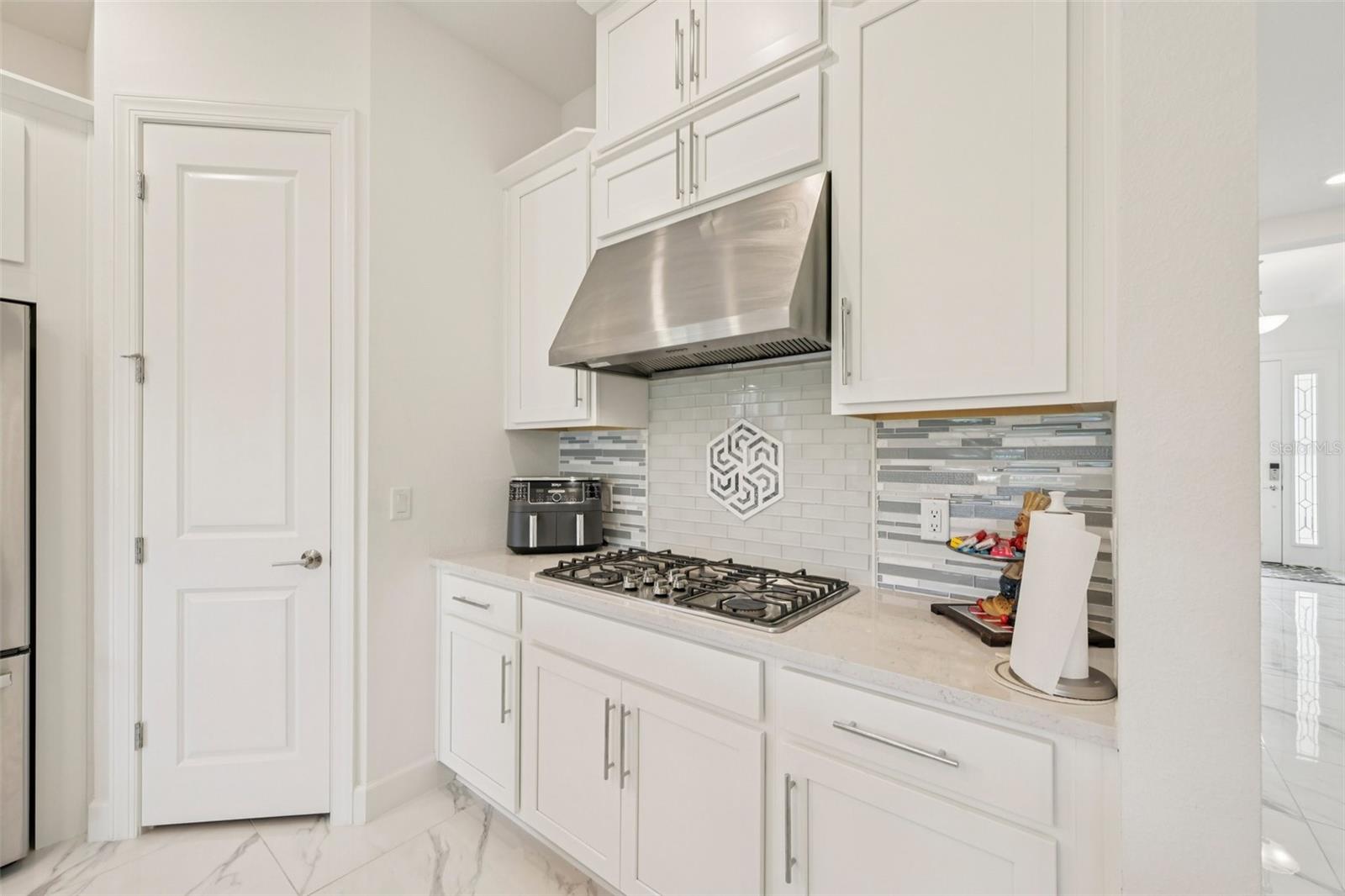 Image 11 of 41 For 6203 Grandview Hill Court