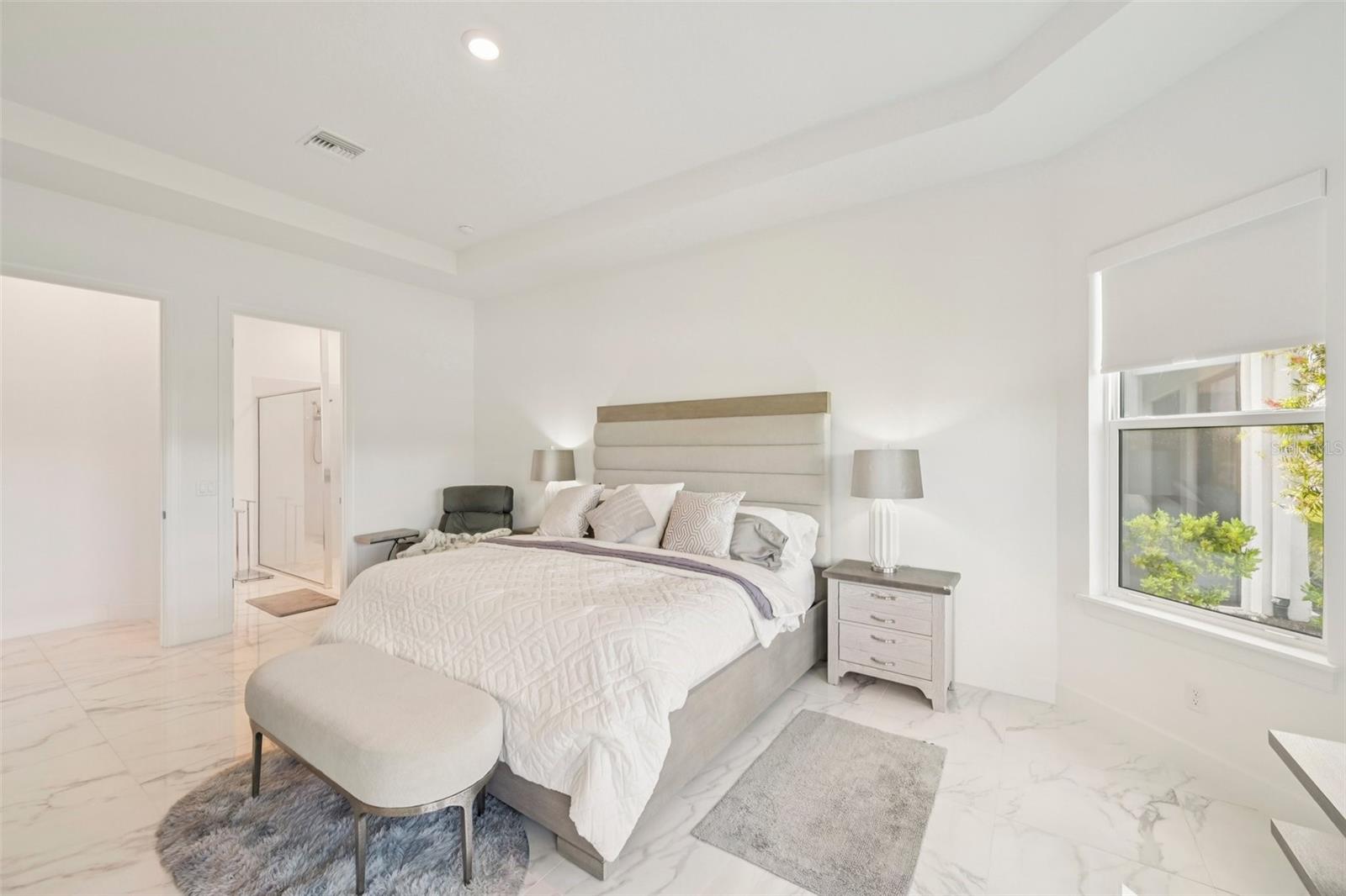 Image 15 of 41 For 6203 Grandview Hill Court