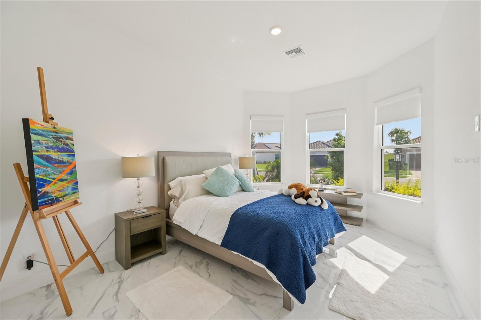 Image 18 of 41 For 6203 Grandview Hill Court