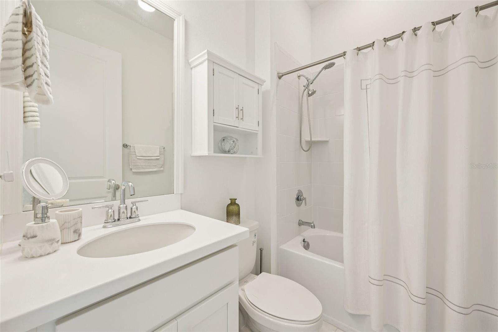 Image 20 of 41 For 6203 Grandview Hill Court