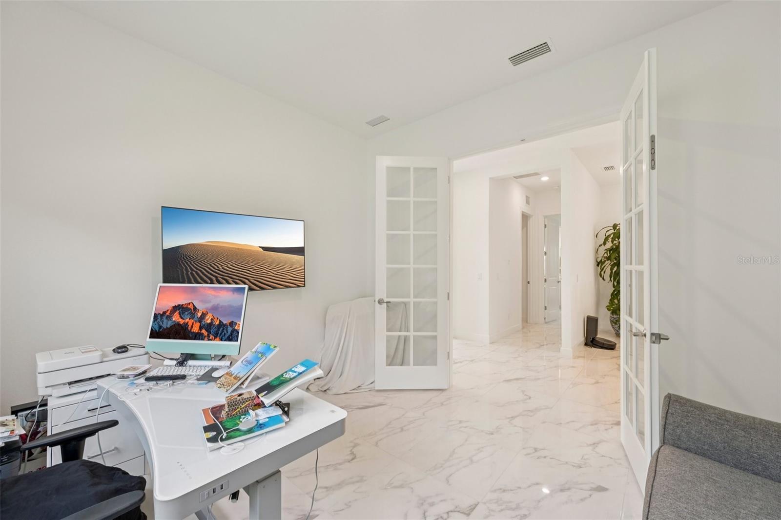 Image 22 of 41 For 6203 Grandview Hill Court