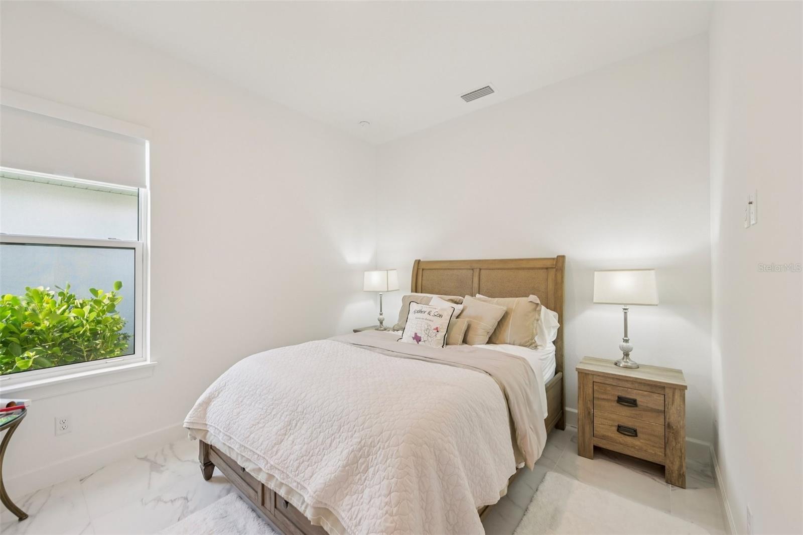 Image 24 of 41 For 6203 Grandview Hill Court