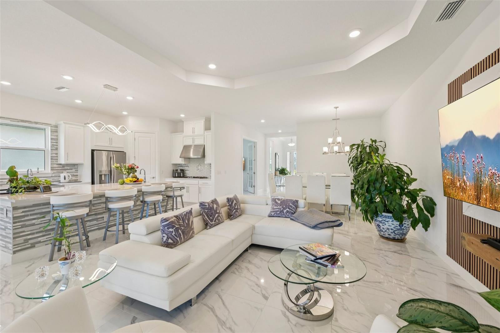 Image 5 of 41 For 6203 Grandview Hill Court