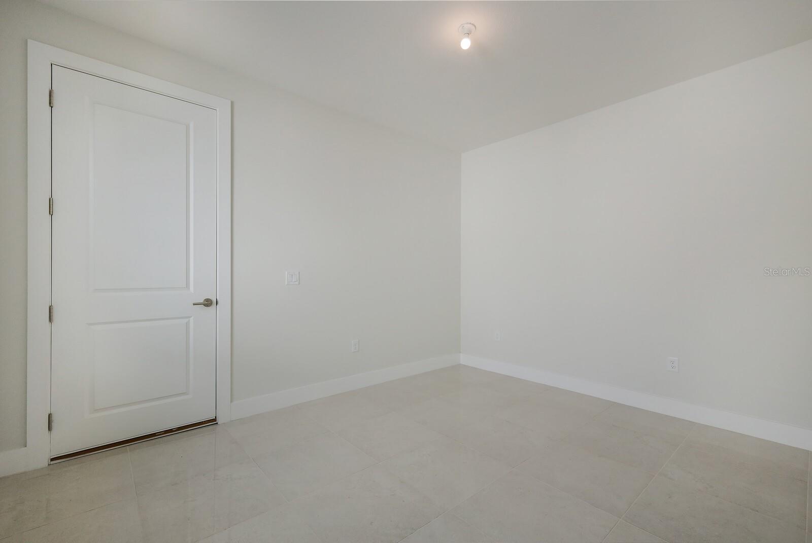 Listing photo id 9 for 6009 White Mangrove Lane