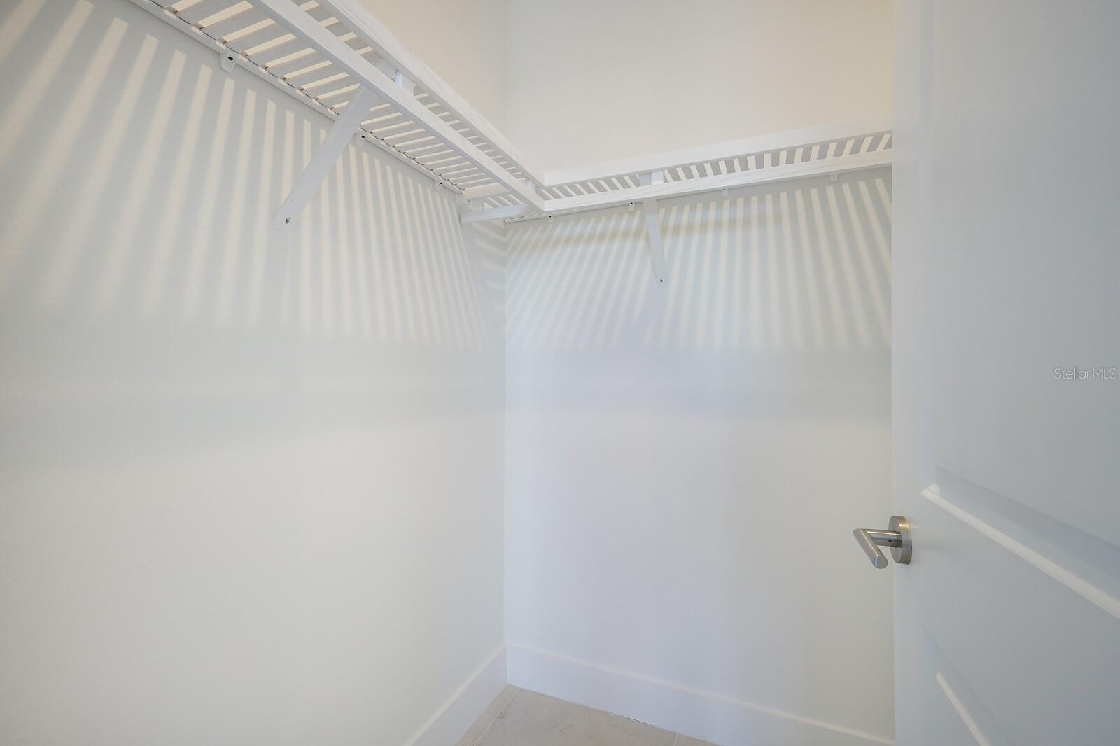 Listing photo id 12 for 6009 White Mangrove Lane