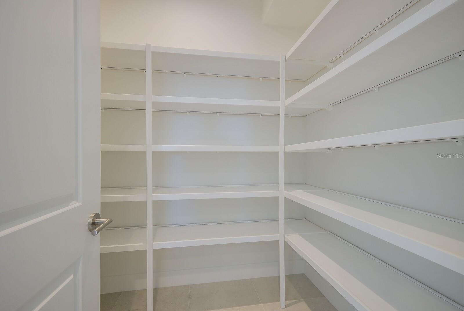 Listing photo id 17 for 6009 White Mangrove Lane