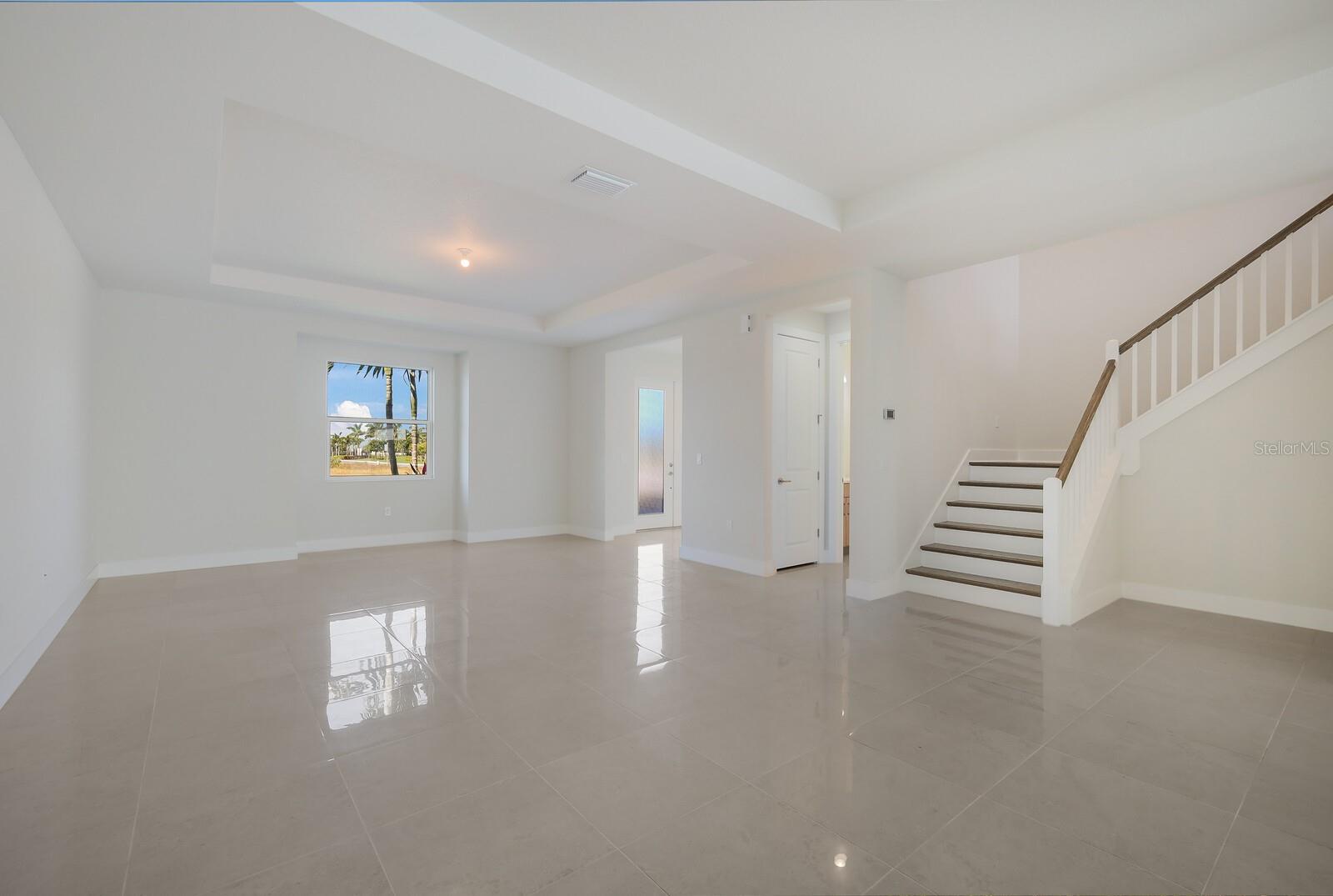 Listing photo id 3 for 6009 White Mangrove Lane