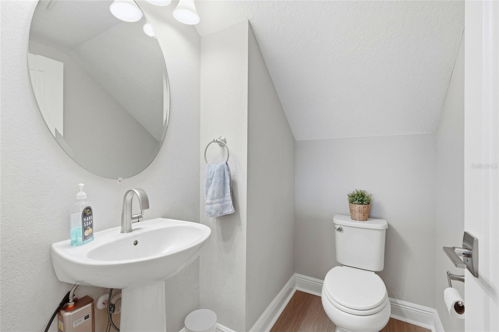 Image 24 of 65 For 8207 Rushton Place