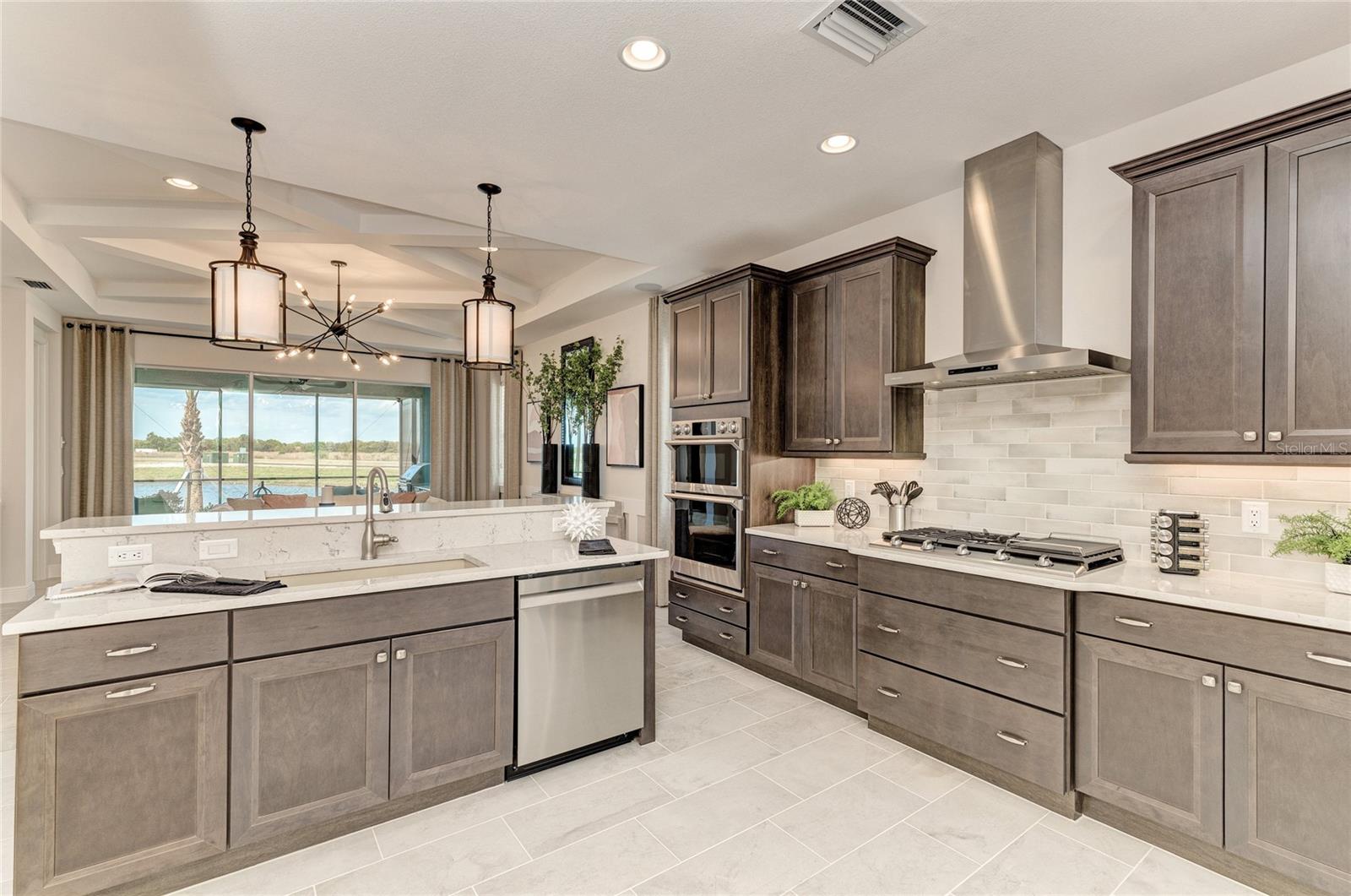 Listing photo id 7 for 264 Van Gogh Cove