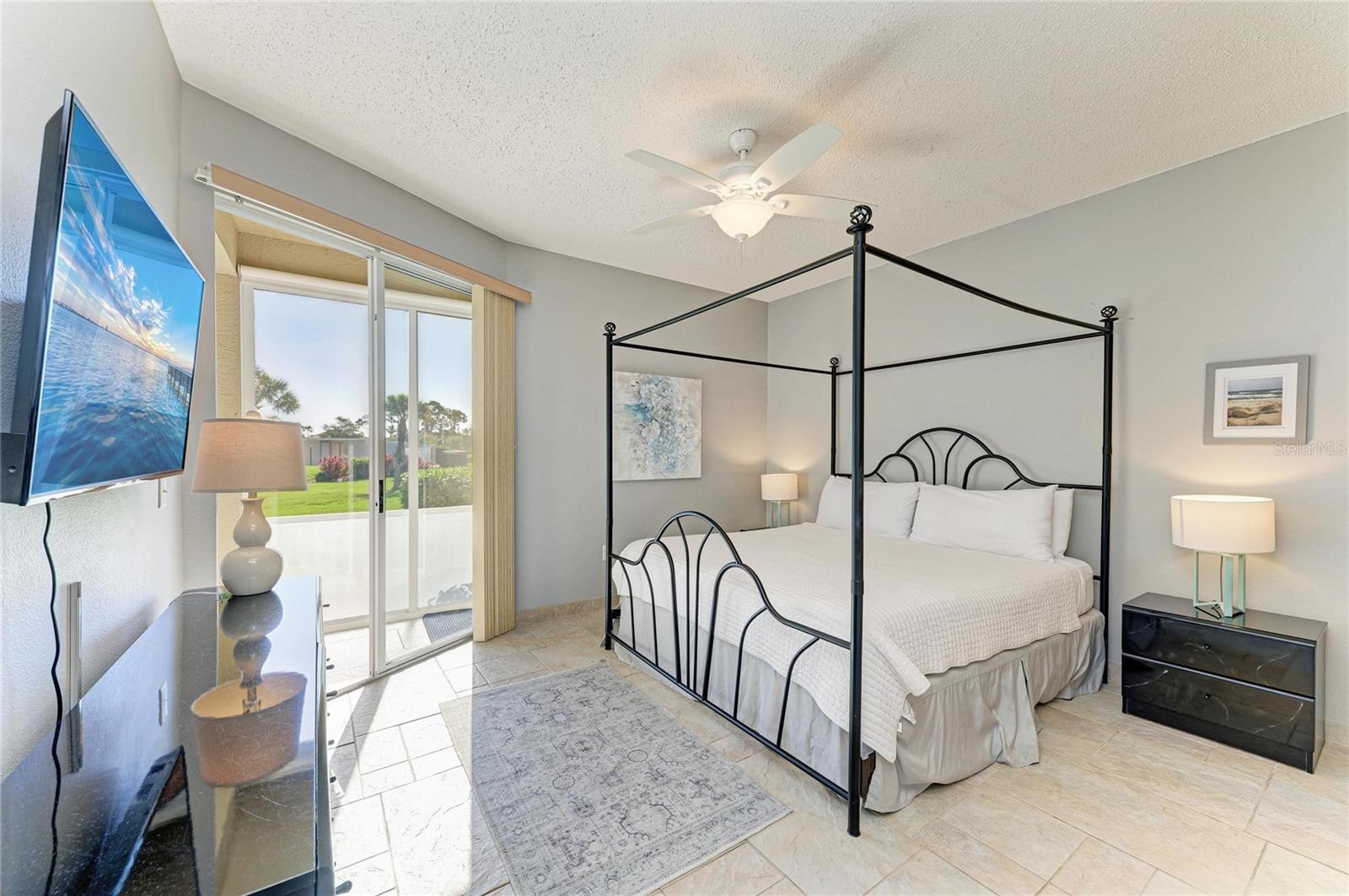 Image 26 of 50 For 9620 Club South Circle 5108