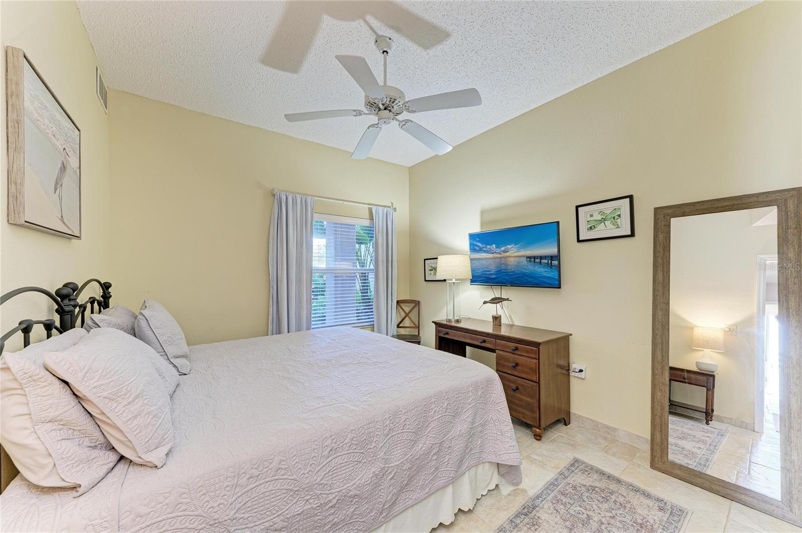Image 31 of 50 For 9620 Club South Circle 5108