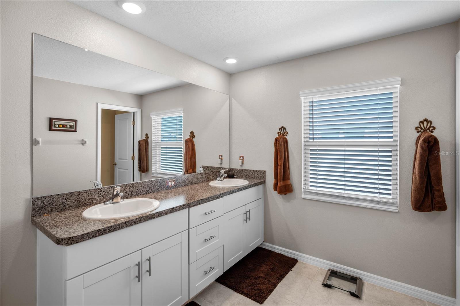 Image 17 of 45 For 1555 Colding Drive