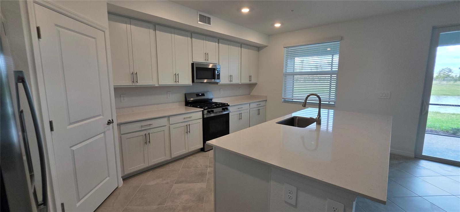 Image 15 of 31 For 19223 Cherrystone Way 101