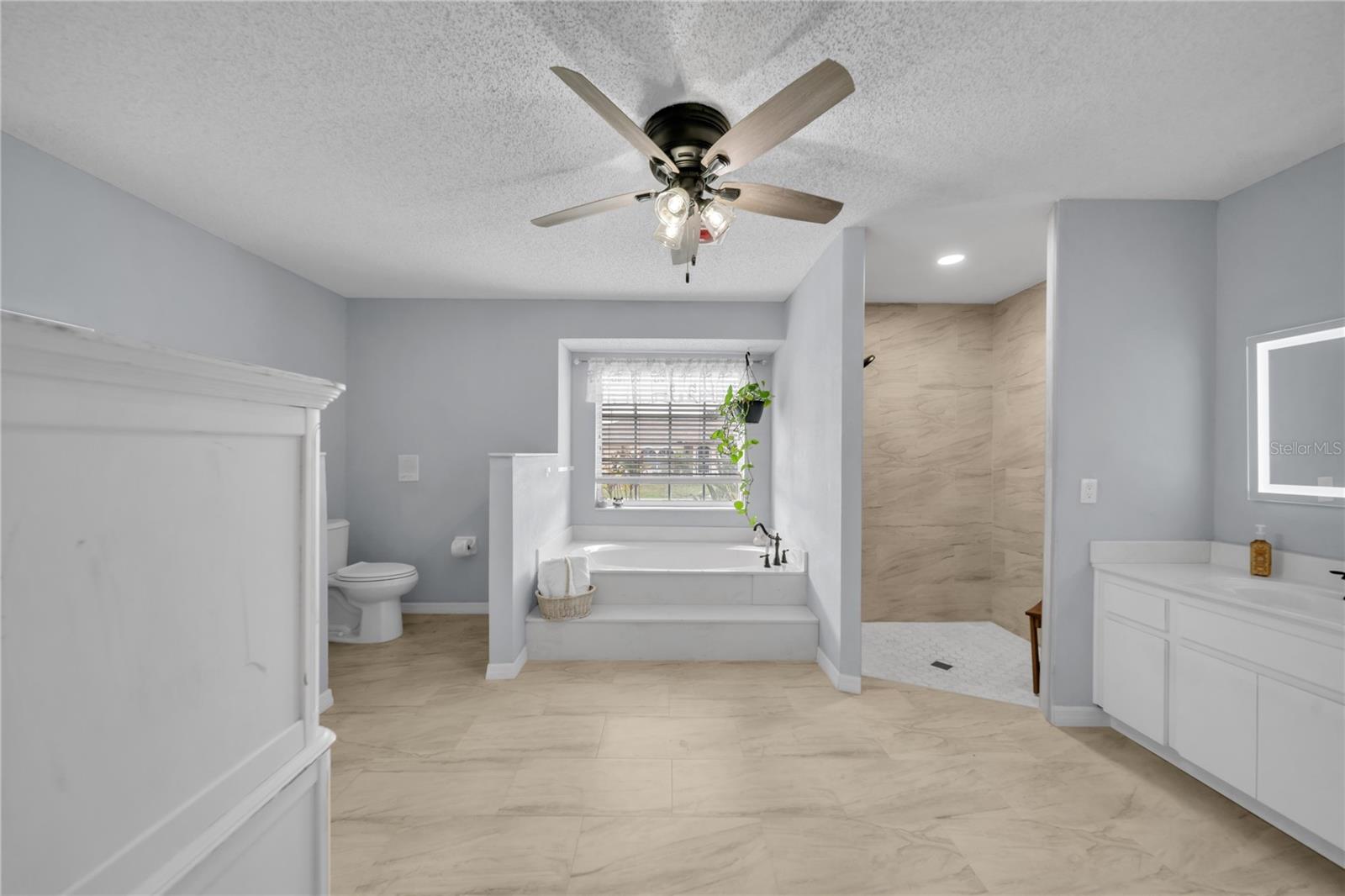 Image 13 of 47 For 366 Harwick Street