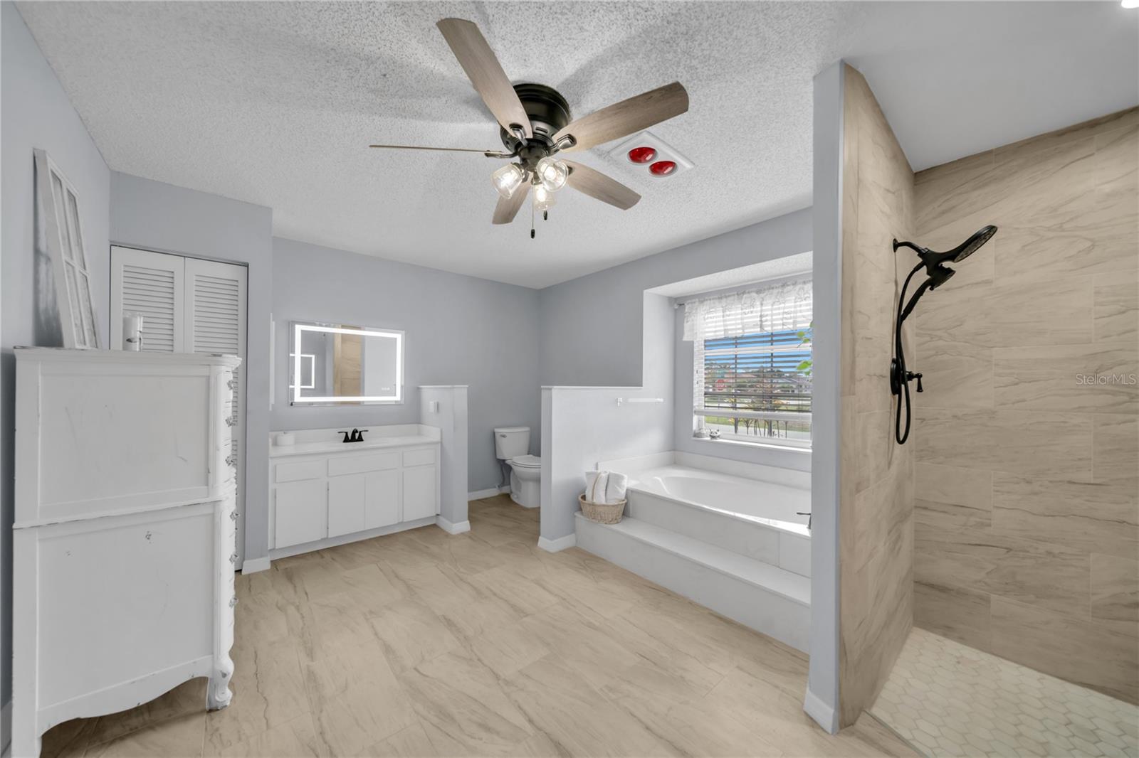 Image 15 of 47 For 366 Harwick Street