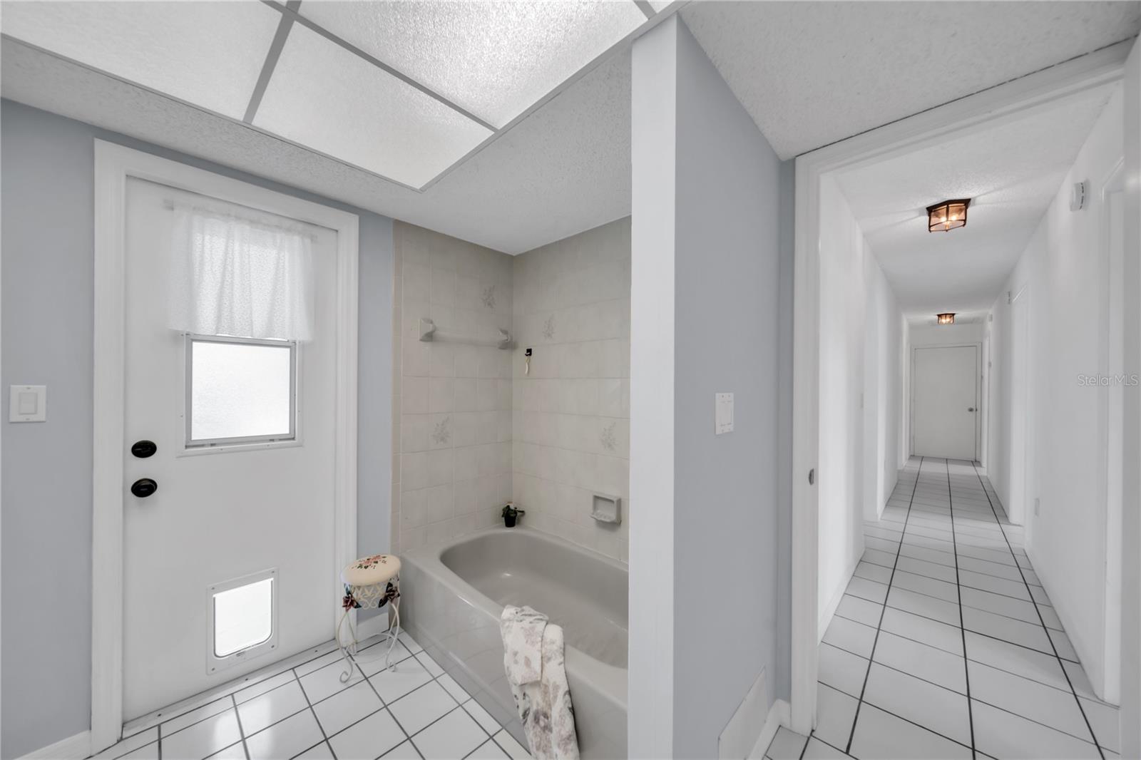 Image 24 of 47 For 366 Harwick Street