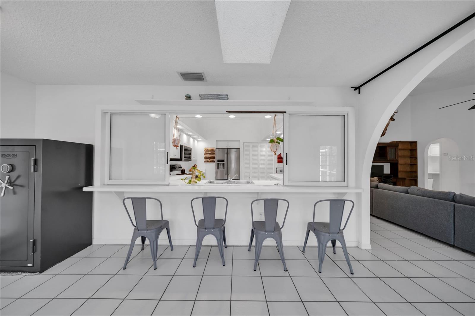 Image 31 of 47 For 366 Harwick Street