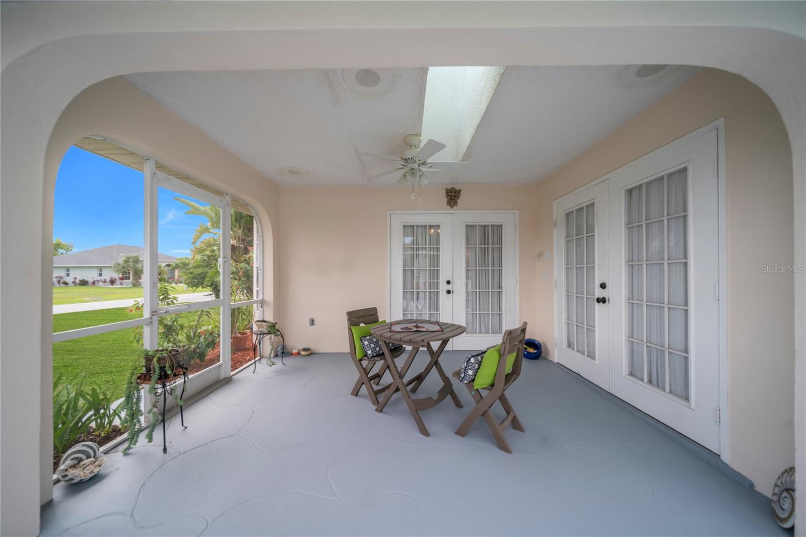 Image 32 of 47 For 366 Harwick Street