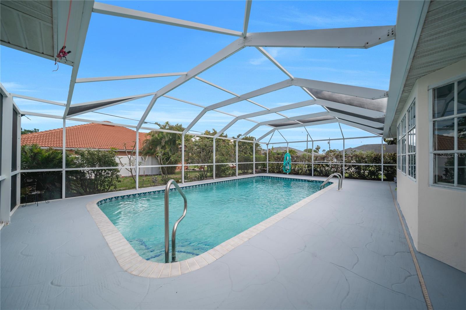 Image 33 of 47 For 366 Harwick Street